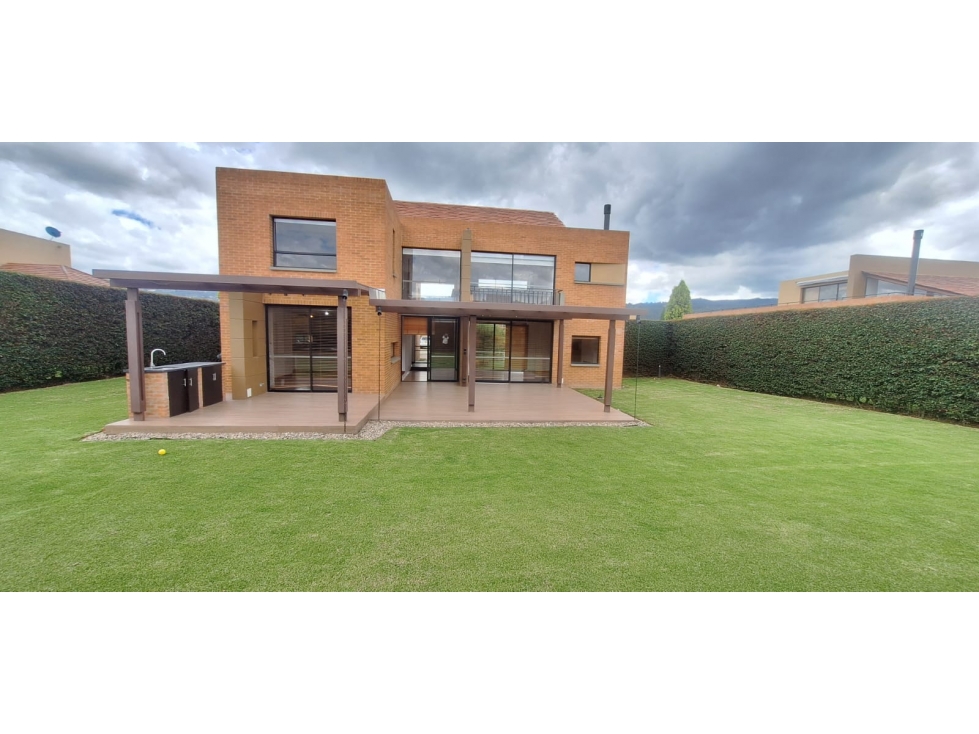 CASA EN ARRIENDO HACIENDA FONTANAR 289M2 - 6