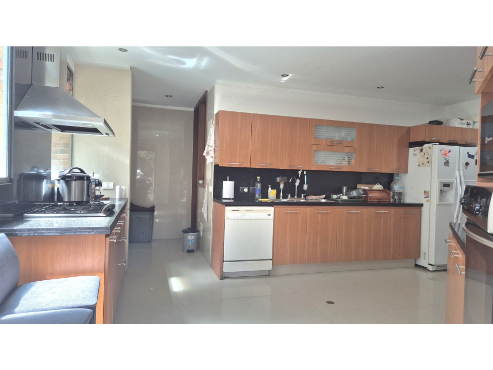 VENDO APARTAMENTO EN BOSQUE MEDINA-4 HABITACIONES — foto 3