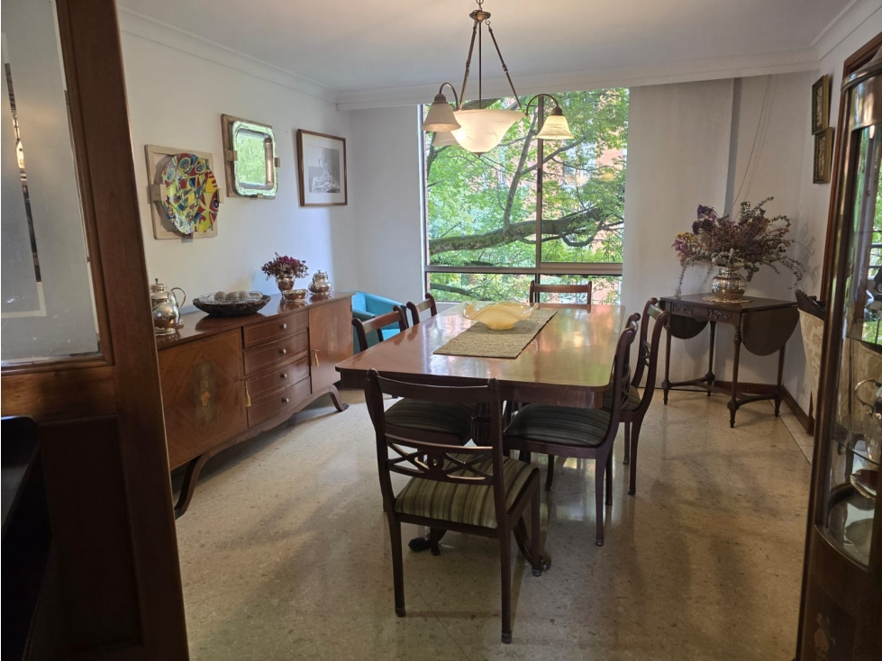 Apartamento 164m2. Excelente ubicación, cerca al Tesoro