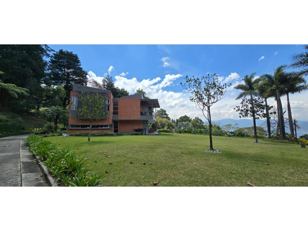 Vendo exclusiva casa en unidad cerrada, sector El Tesoro — foto 2