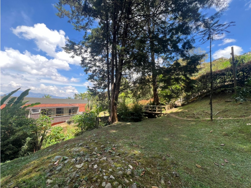 Vendo exclusiva casa en unidad cerrada, sector El Tesoro — foto 4