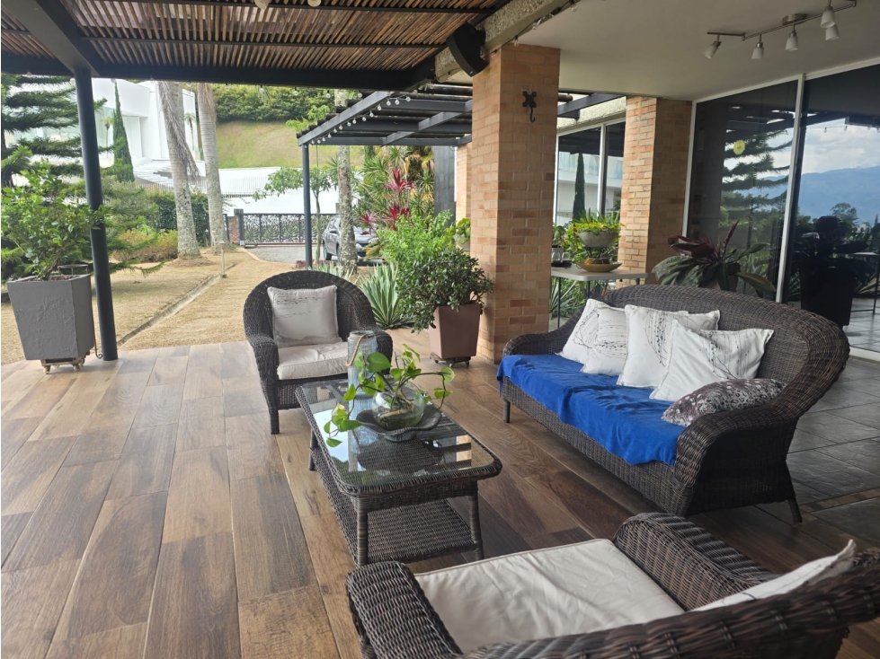 Casa en unidad cerrada en El Poblado, parte baja de Las Palmas — foto 4