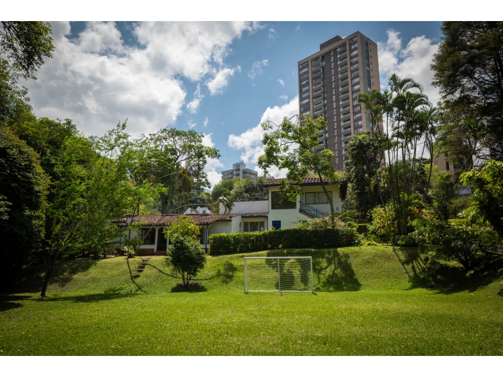 Casa en el Campestre con jardín, naturaleza y apartamento privado
