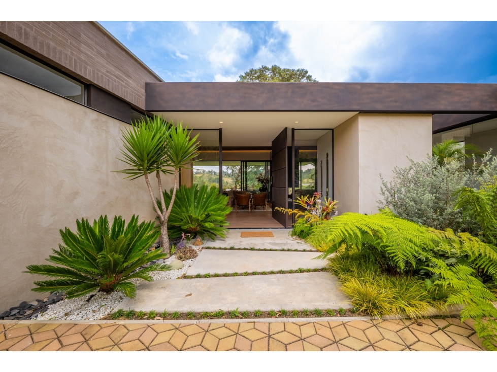 Lujosa casa EN VENTA en El Retiro - Mejor comunidad /amenities — foto 4