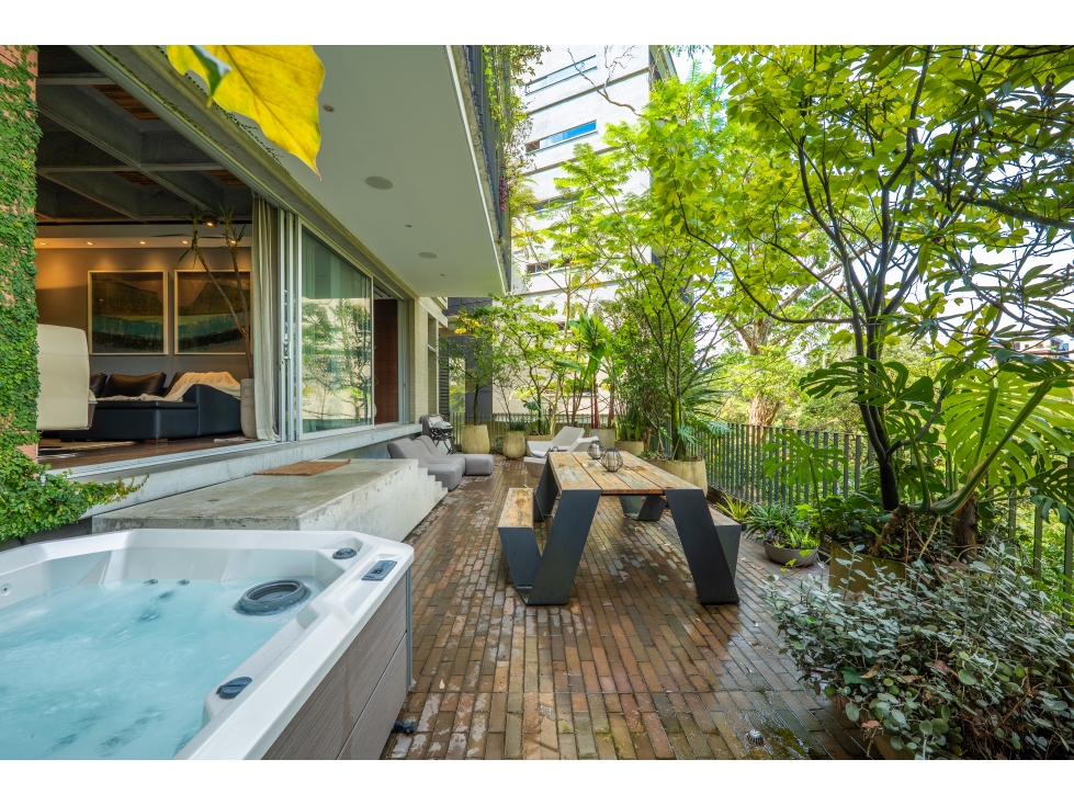 EN VENTA Hermoso apartamento boutique con gran terraza, El Poblado