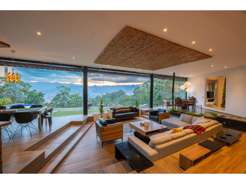 Casa con vista a la ciudad y lote amplio - Las Palmas, Medellin — foto 5