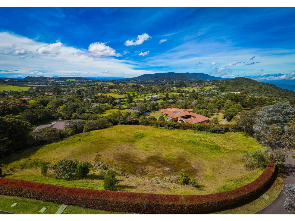 Hermoso y amplio LOTE de 6400 mts en la Acuarela - Alto de las Palmas