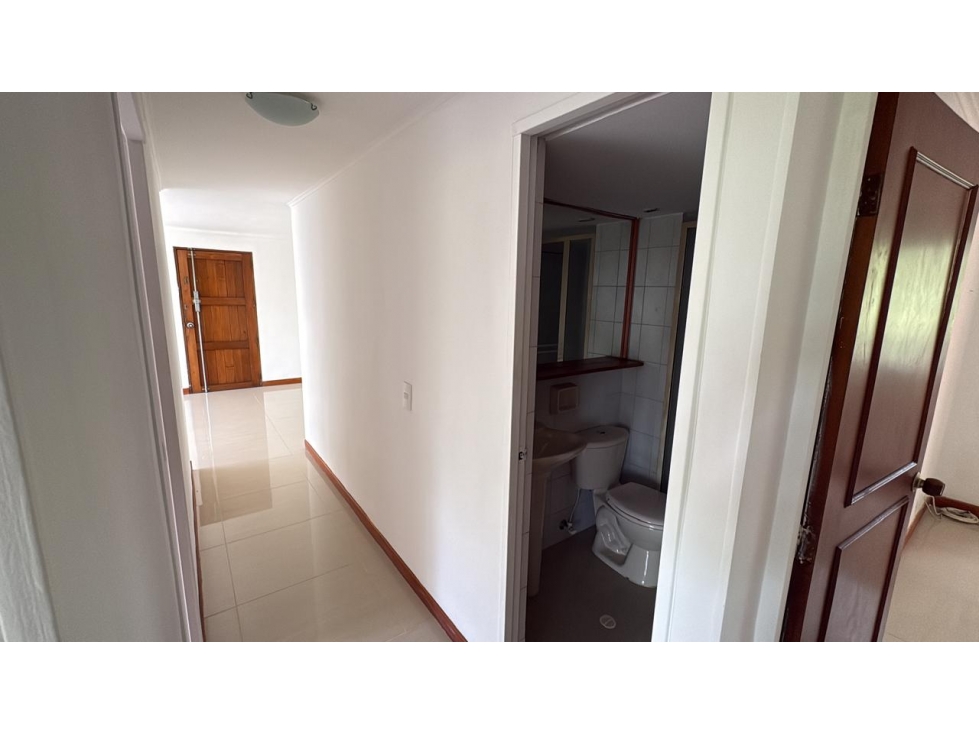 APARTAMENTO EN POBLADO — foto 2