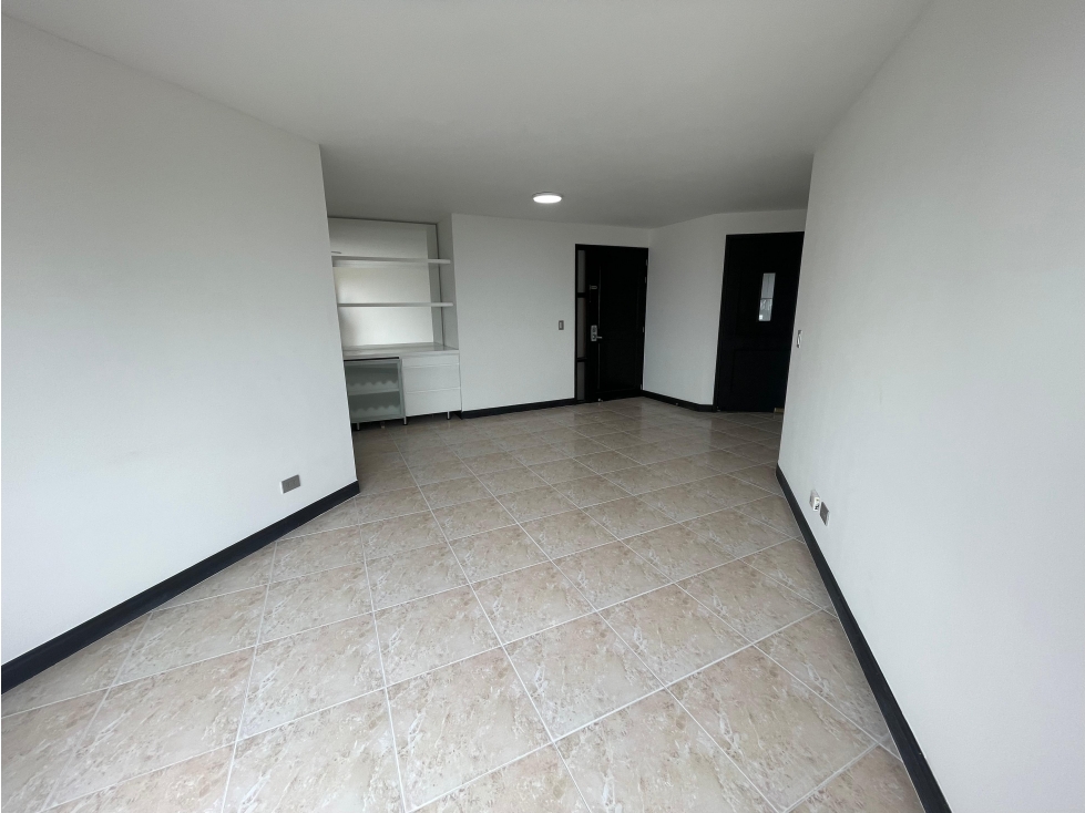 APARTAMENTO EN ARRIENDO EN CASTROPOL, LA MEJOR UBICACION — foto 5