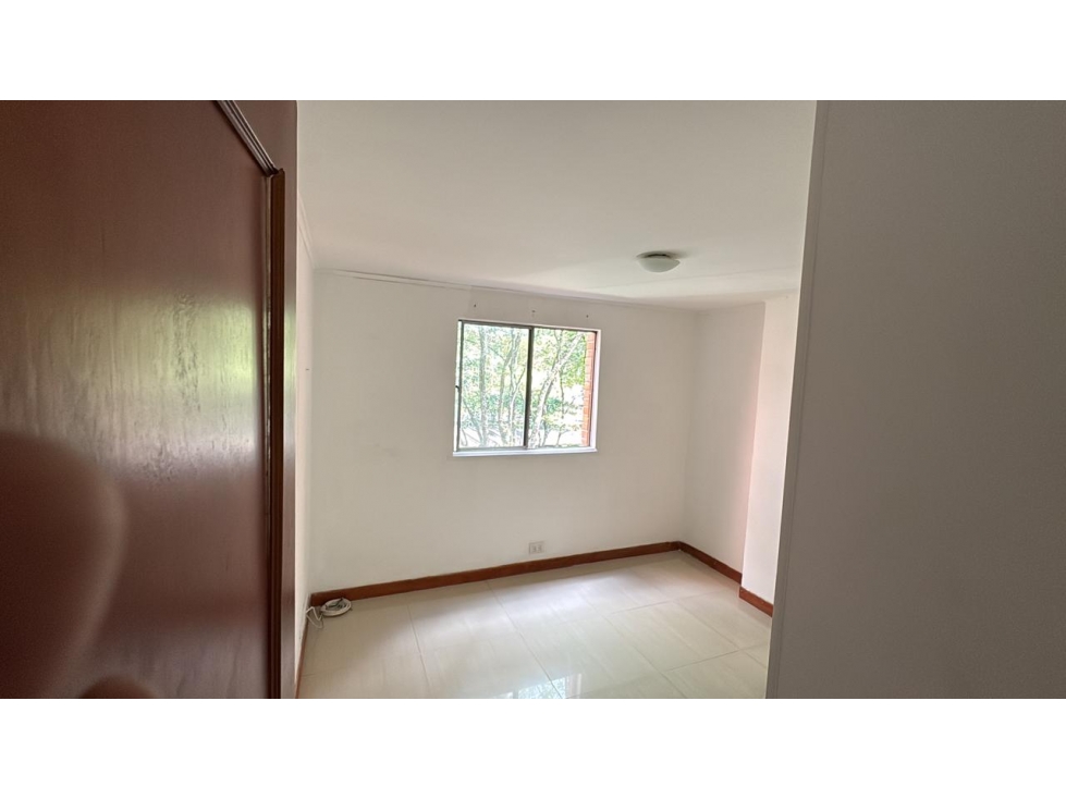 APARTAMENTO EN POBLADO — foto 3
