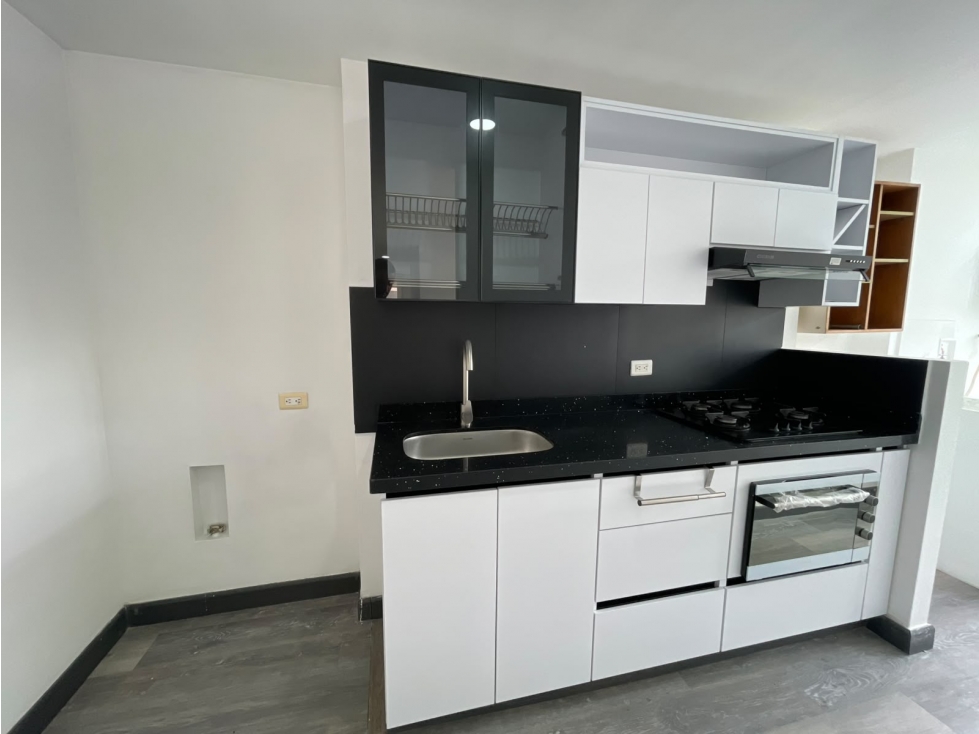 APARTAMENTO EN LA FRONTERA ENVIGADO PARA ARRIENDO — foto 4