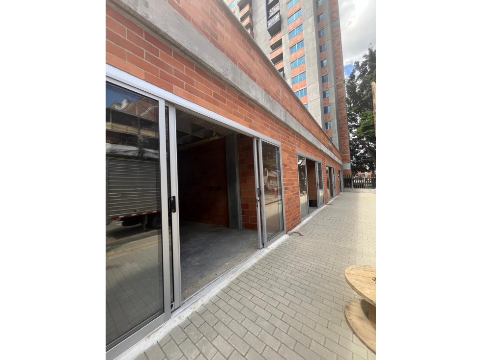 Se Vende Local en Copacabana - 1