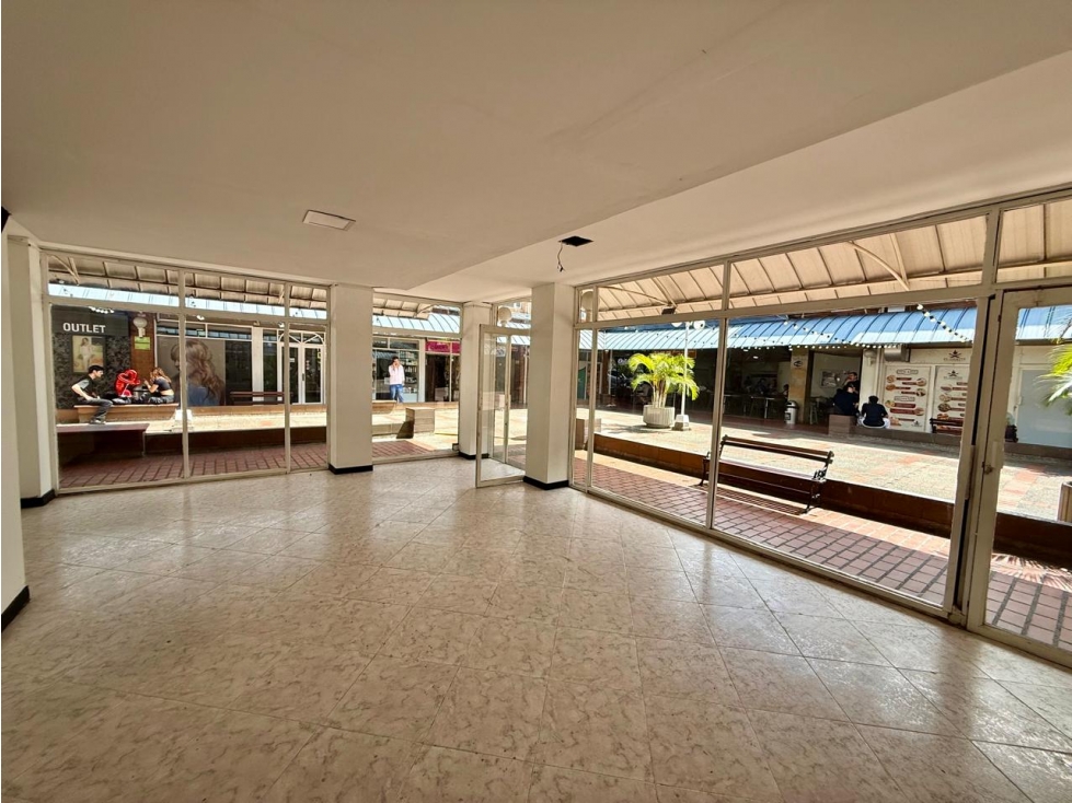 LOCAL EN VENTA - Plazuelas de San Diego