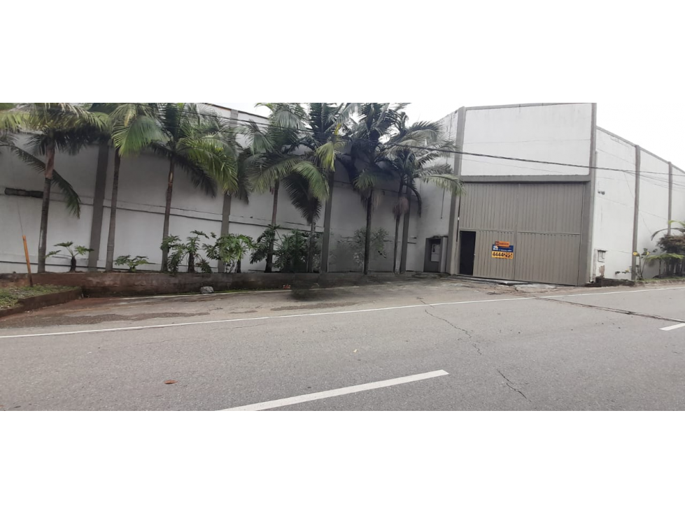 Bodega en alquiler o venta en Guarne. - 1
