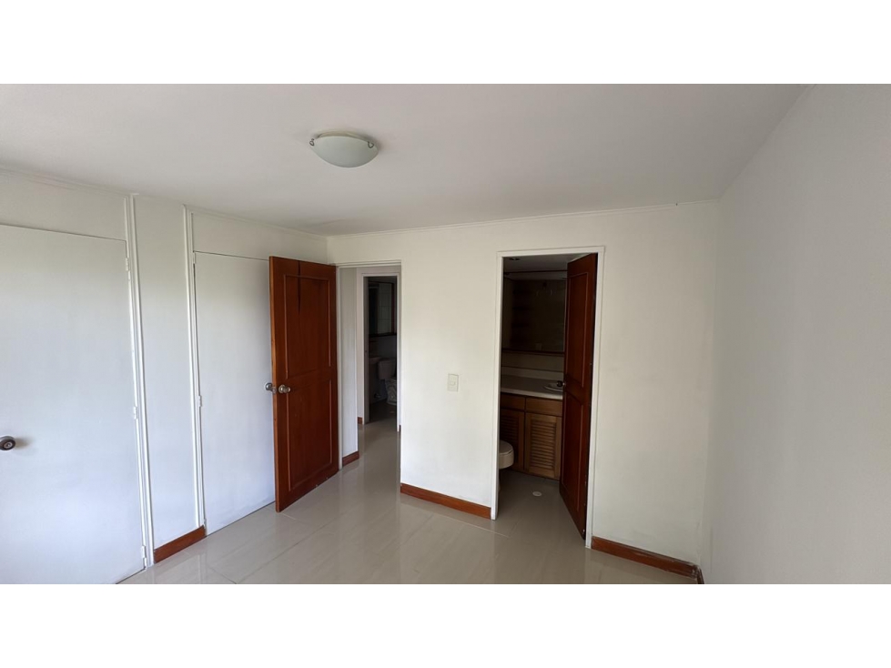 APARTAMENTO EN POBLADO — foto 4