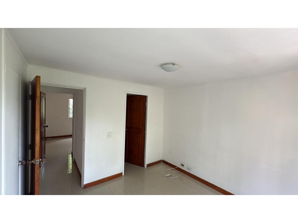 APARTAMENTO EN POBLADO — foto 5