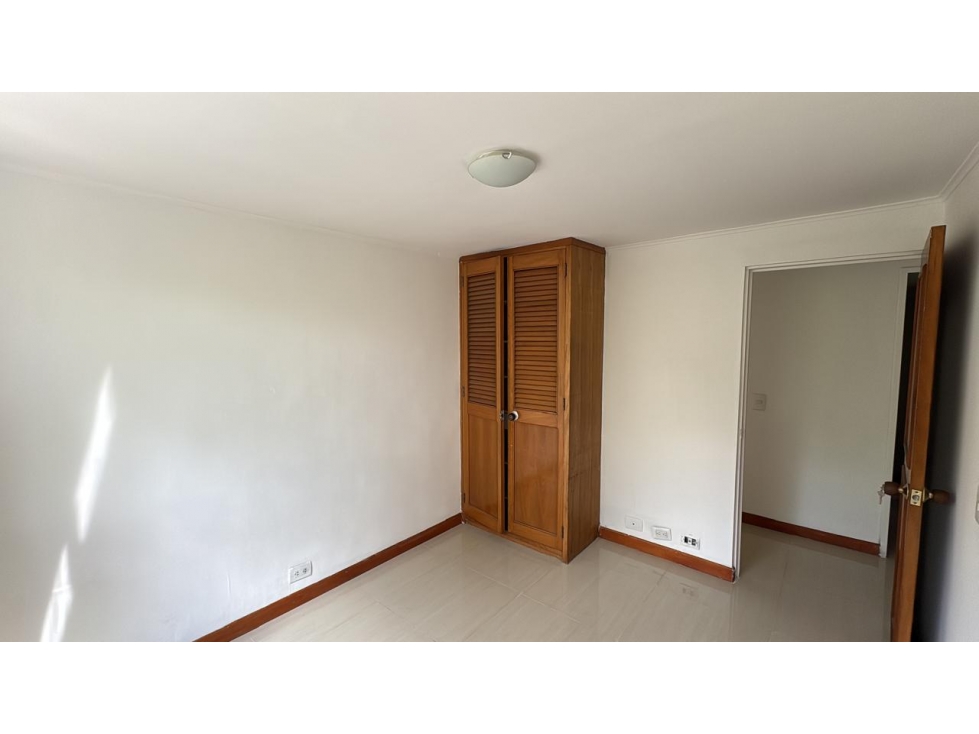APARTAMENTO EN POBLADO — foto 6