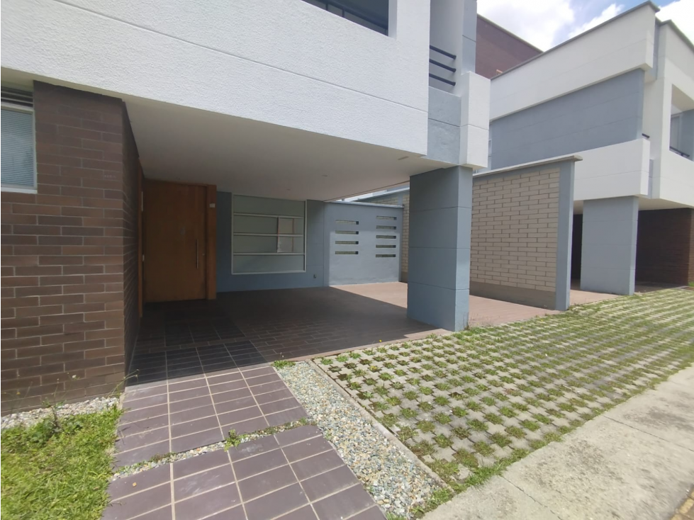 CASA EN ARRIENDO, RIONEGRO.