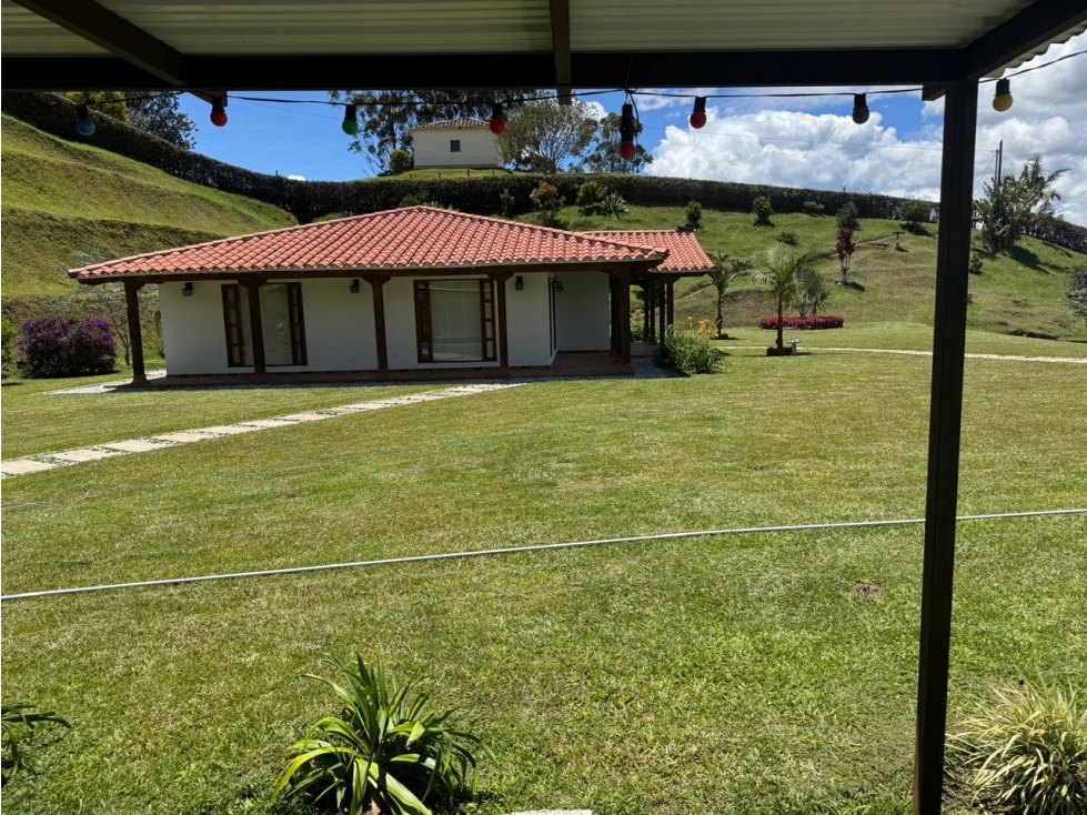 Casa campestre en venta, Guarne — foto 3