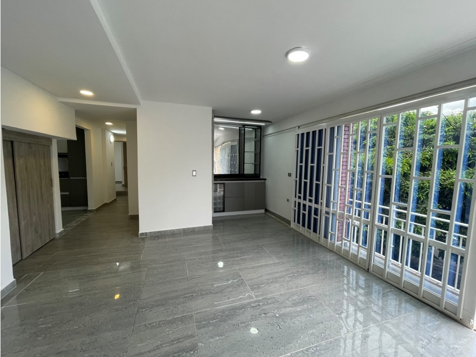 HERMOSO APARTAMENTO EN LAURELES ESTADIO PARA ARRIENDO