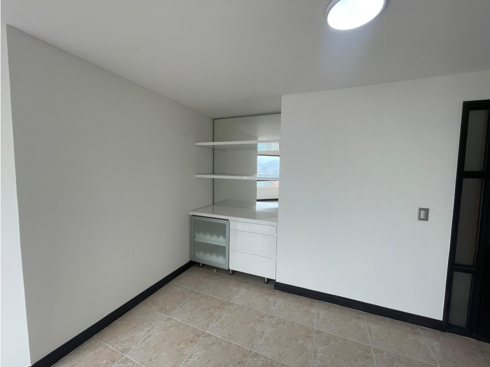 APARTAMENTO EN ARRIENDO EN CASTROPOL, LA MEJOR UBICACION — foto 3