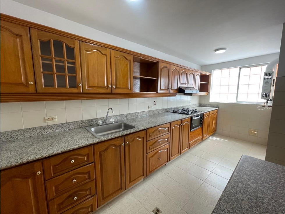 APARTAMENTO PARA ARRIENDO EN EL POBLADO SAN LUCAS — foto 4