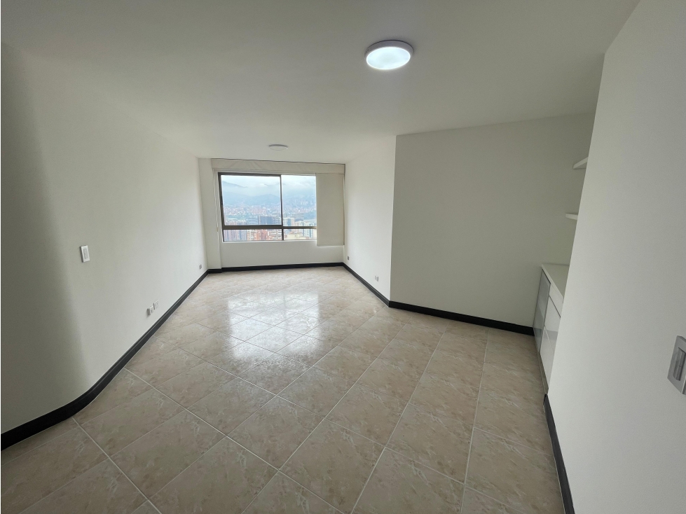 APARTAMENTO EN ARRIENDO EN CASTROPOL, LA MEJOR UBICACION