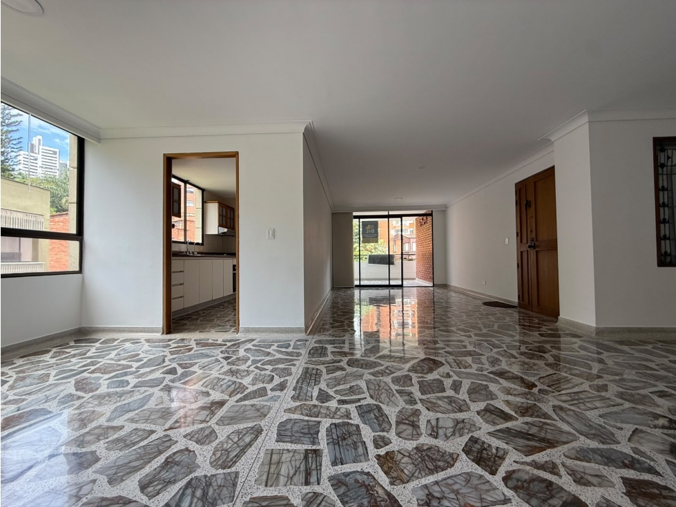 APARTAMENTO PARA VENTA Y ALQUILER EN POBLADO — foto 2