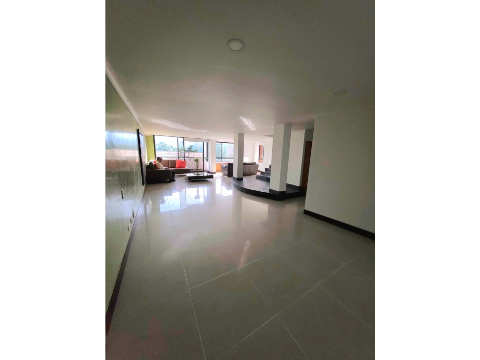 Apartamento dúplex en venta en El Poblado, Medellín — foto 3