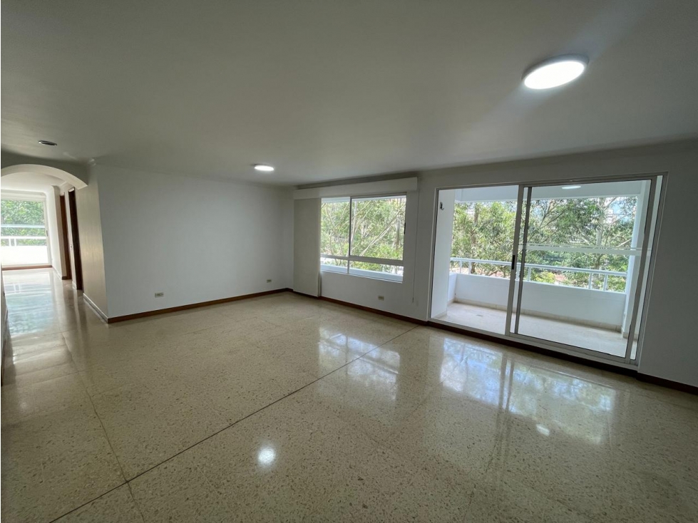 APARTAMENTO PARA ARRIENDO EN EL POBLADO SAN LUCAS