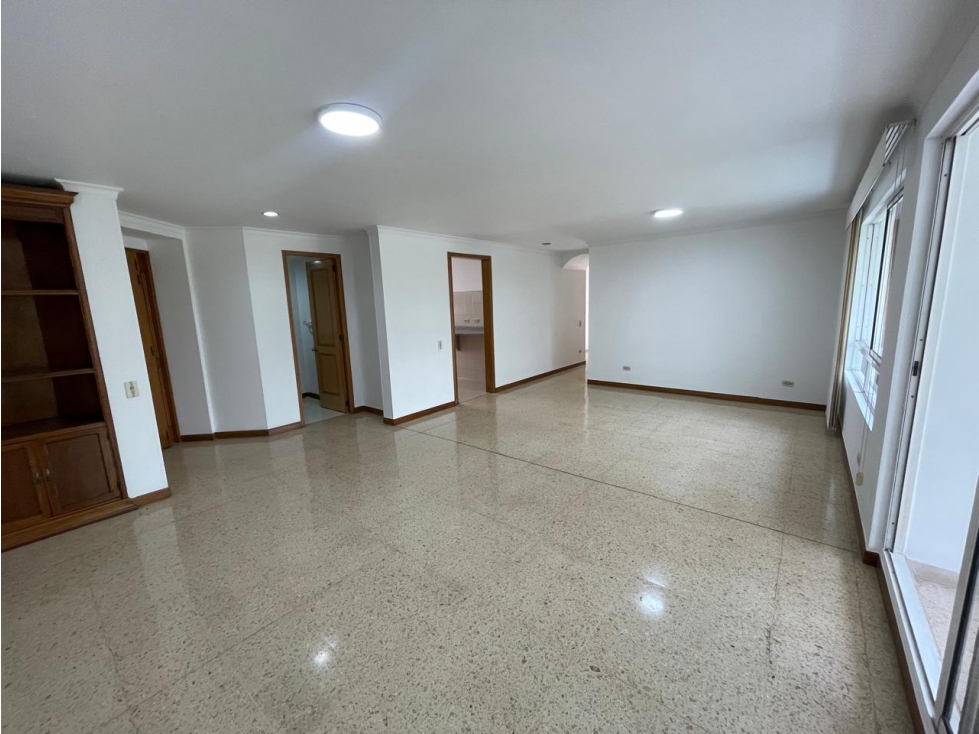 APARTAMENTO PARA ARRIENDO EN EL POBLADO SAN LUCAS — foto 2