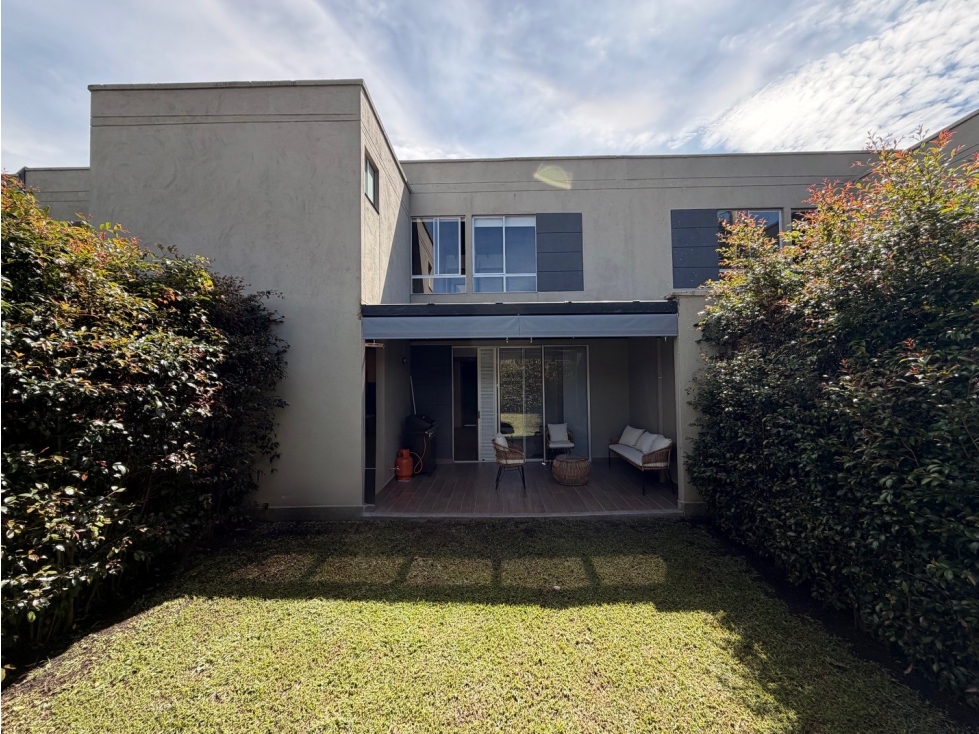 Casa AMOBLADA en arriendo , La ceja
