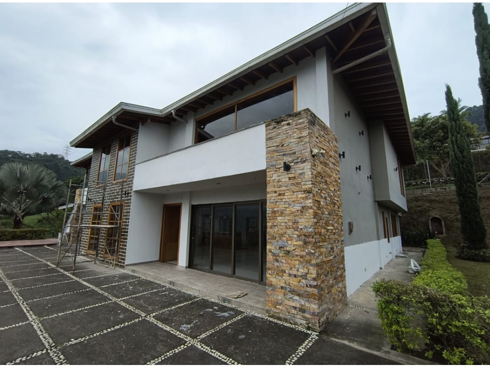 Arriendo casa en Envigado
