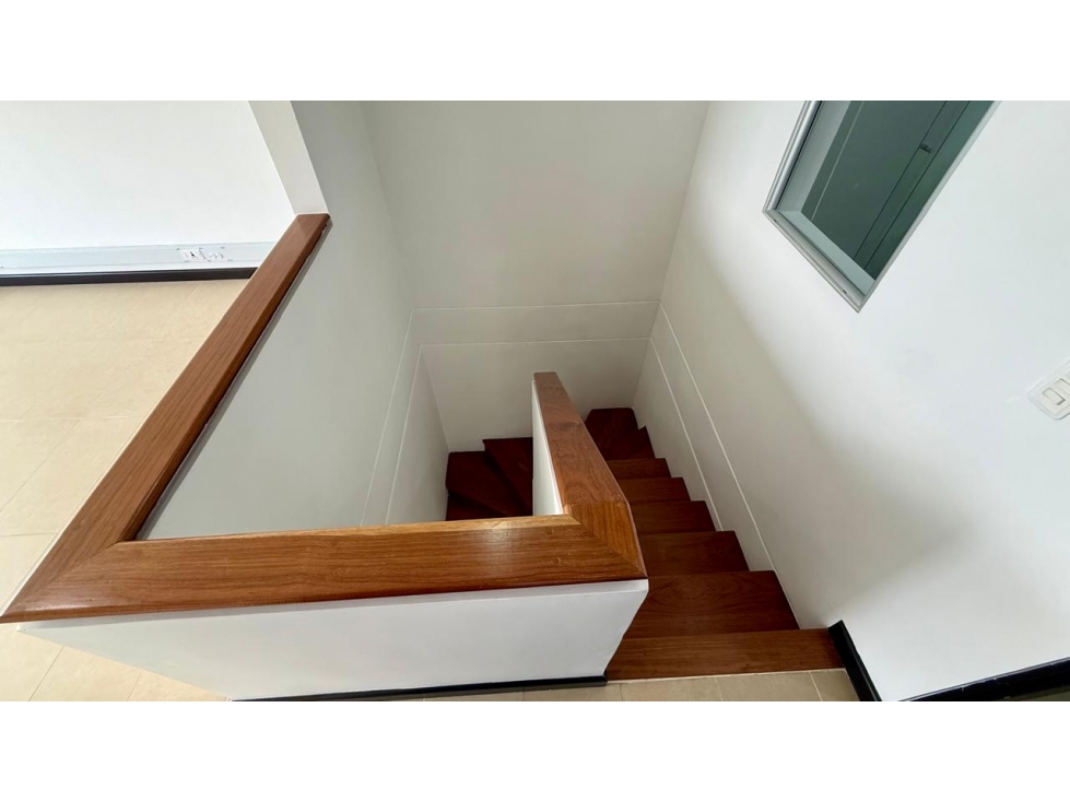 OFICINA DUPLEX EN VENTA EDIFICIO EMPRESARIAL - Sector Palmas — foto 5