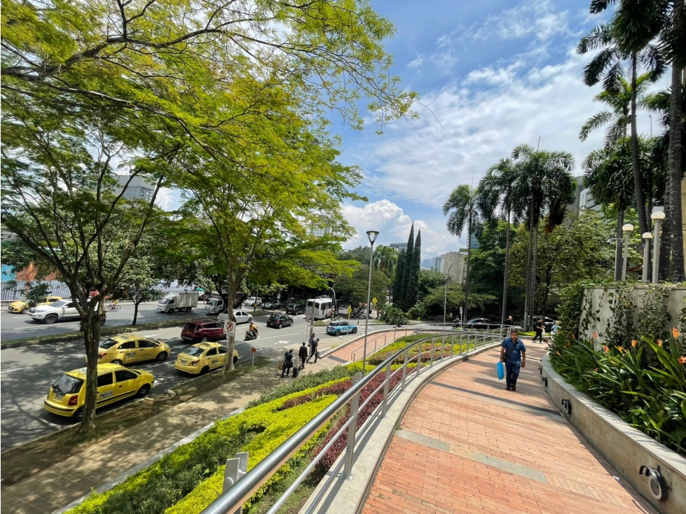 LOCAL EN VENTA - Centro comercial Santafé
