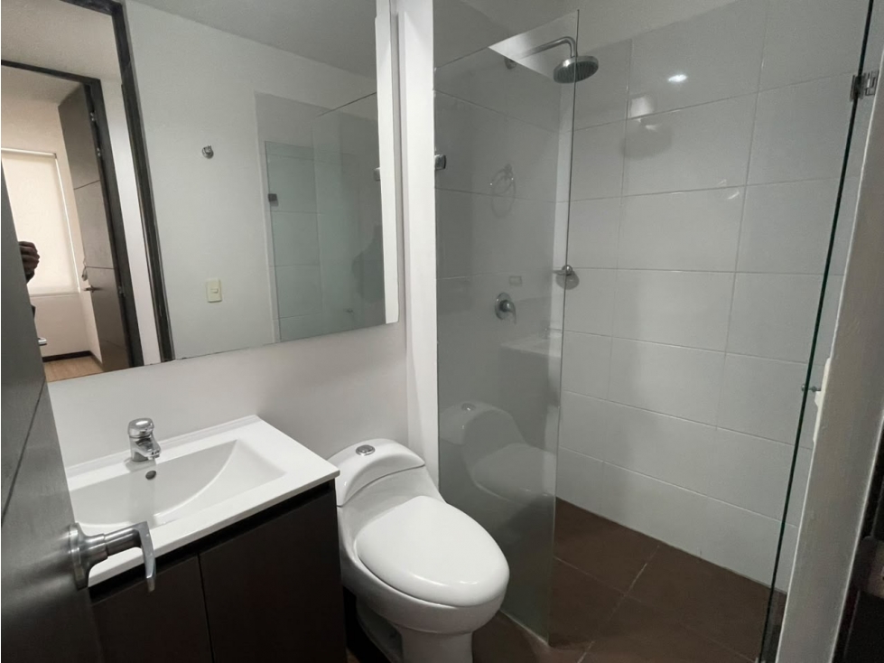 APARTAMENTO EN EL POBLADO PARA ARRIENDO — foto 5