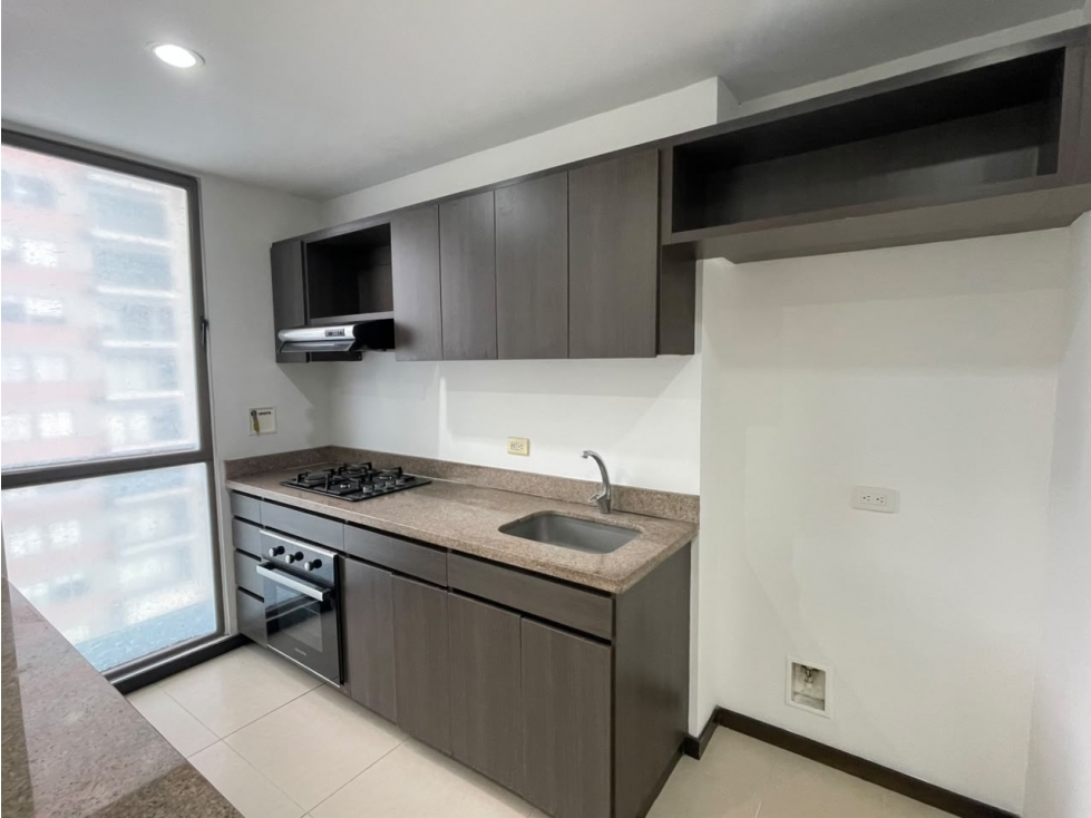 APARTAMENTO EN EL POBLADO PARA ARRIENDO — foto 2