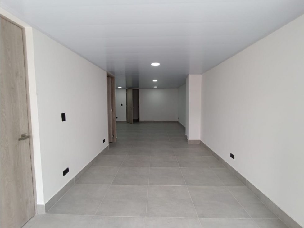 Oficina en arriendo, Llano grande - 2