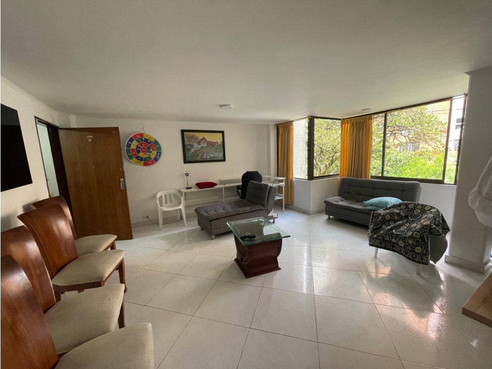 ACOGEDOR APARTAMENTO EN CONQUISTADORES PARA ARRIENDO