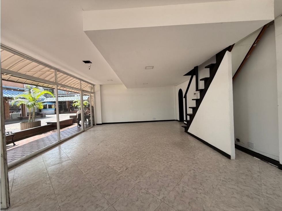 LOCAL EN VENTA - Plazuelas de San Diego — foto 3
