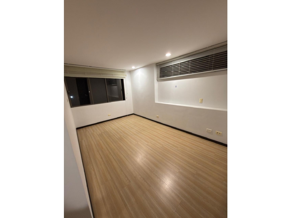 VIVE EN HERMOSO APARTAMENTO EN POBLADO, PALMAS — foto 3