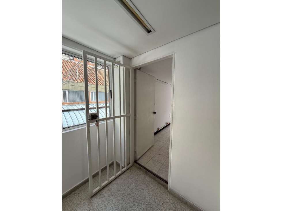 LOCAL EN VENTA - Plazuelas de San Diego — foto 4