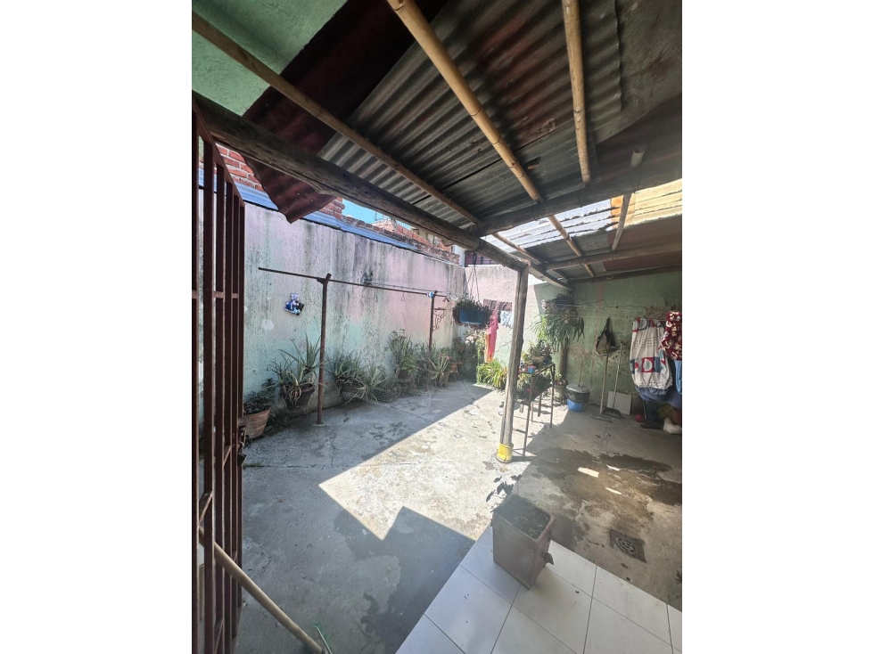 VENTA CASA CON PLANCHA PORVENIR