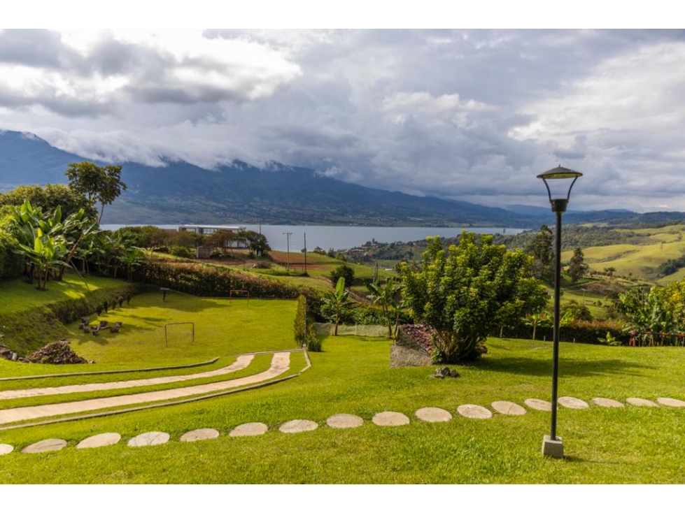 VENTA CASA LAGO CALIMA - DARIEN - 1
