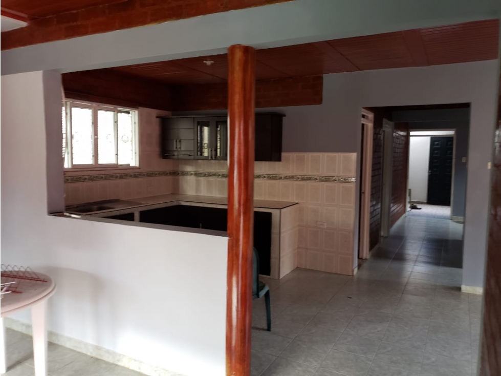 VENTA CASA BIFAMILIAR URB. MARIA CLARA