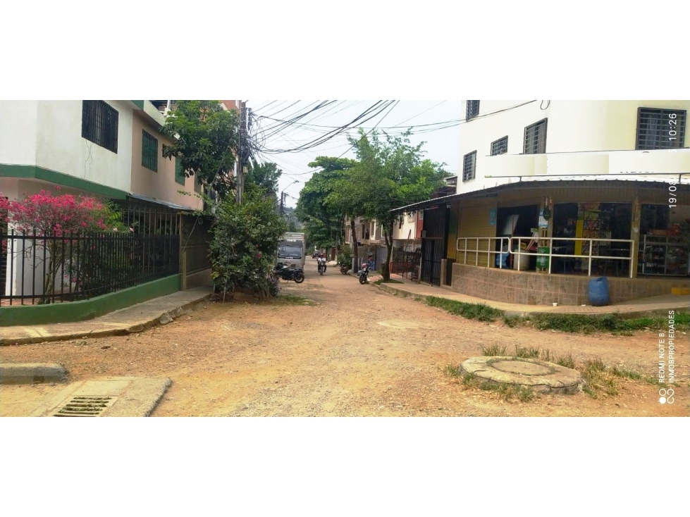VENTA - ALQUILER CASA ESQUINERA CALI ALTOS DEL REFUGIO — foto 4