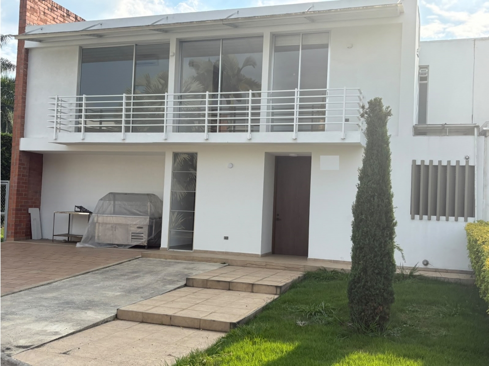 Hermosa Casa en Venta Condominio Umbría Cali