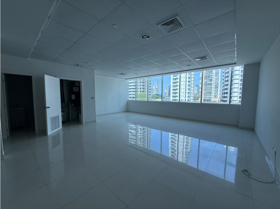 Street Mall, Oficina en Alquiler en Via Brasil (DD560)