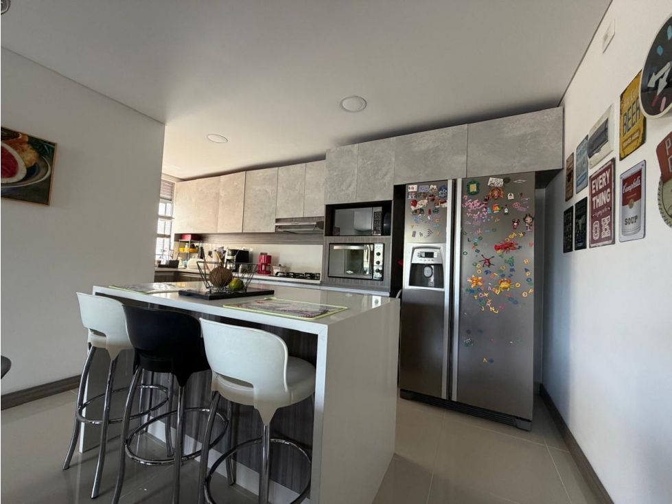 APARTAMENTO EN VENTA / LOMA DE LAS BRUJAS — foto 2