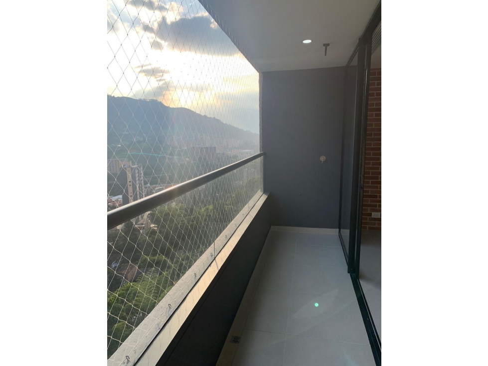 APARTAMENTO EN VENTA / LOMA DE LAS BRUJAS — foto 6